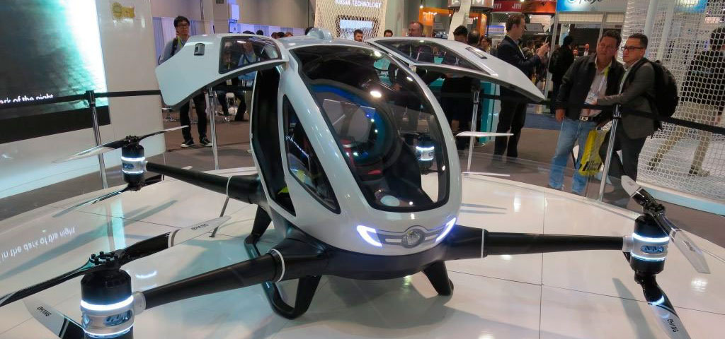 The model has an electric vertical takeoff device with a hybrid design between a flying car and a mini helicopter