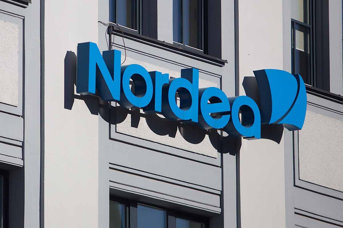 The largest financial group in the Nordic countries, Nordea Bank, banned the use of Bitcoin and has been caught in a money laundering scandal