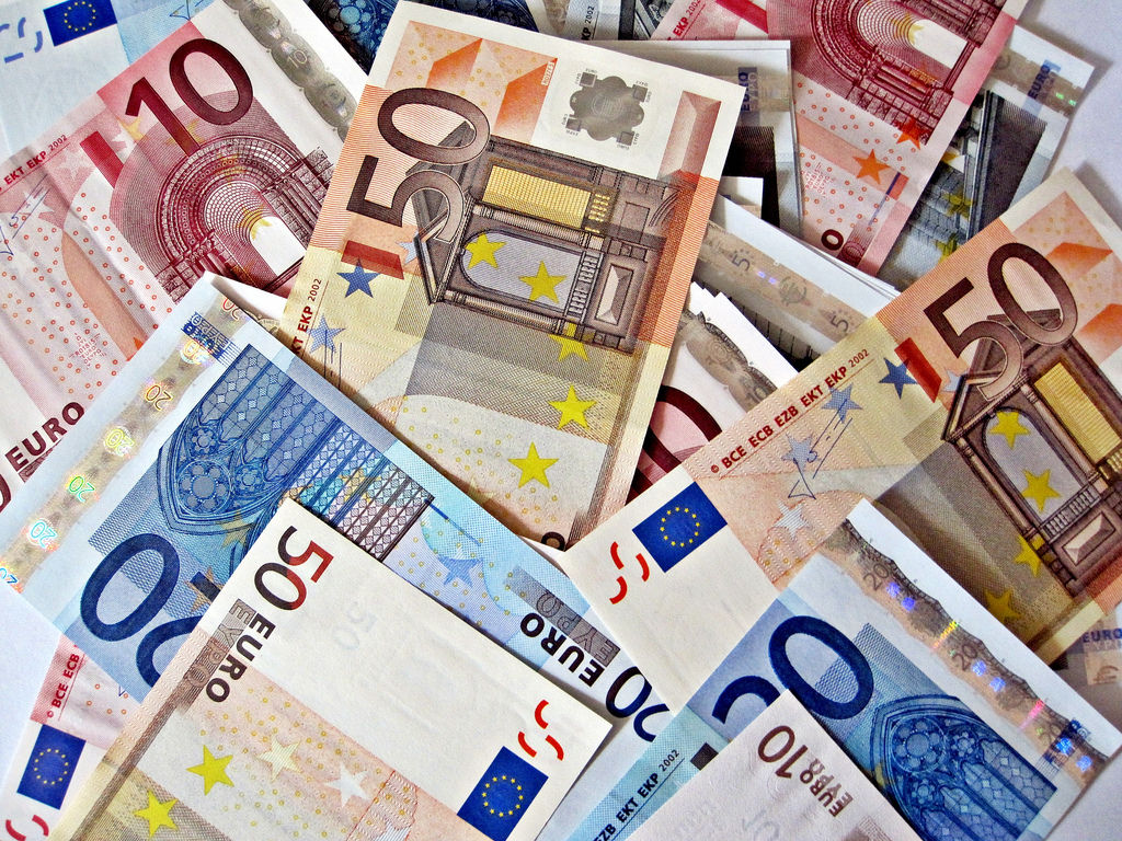 Los bancos europeos han solicitado 14.869,5 millones de euros al Banco Central Europeo en las dos subastas de liquidez que el instituto emisor llevó a cabo este martes