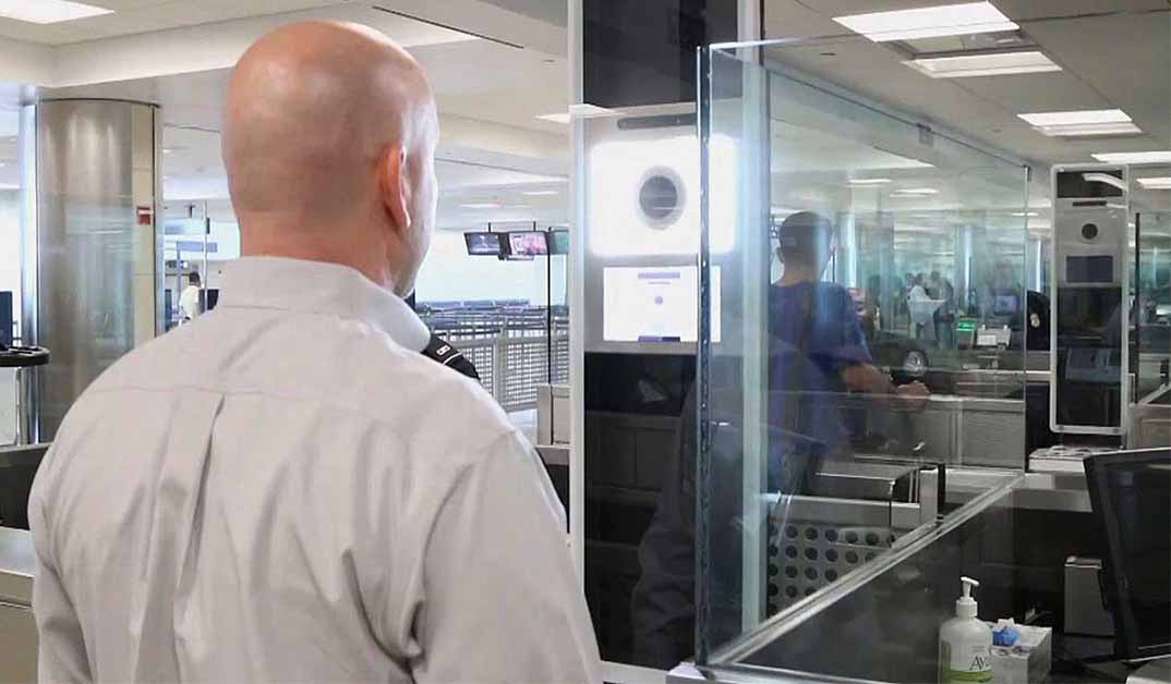 The airport in Menorca, Spain, launched a pilot project with the use of facial recognition systems with the goal of eliminating, in the future, the need for a passport and identity cards