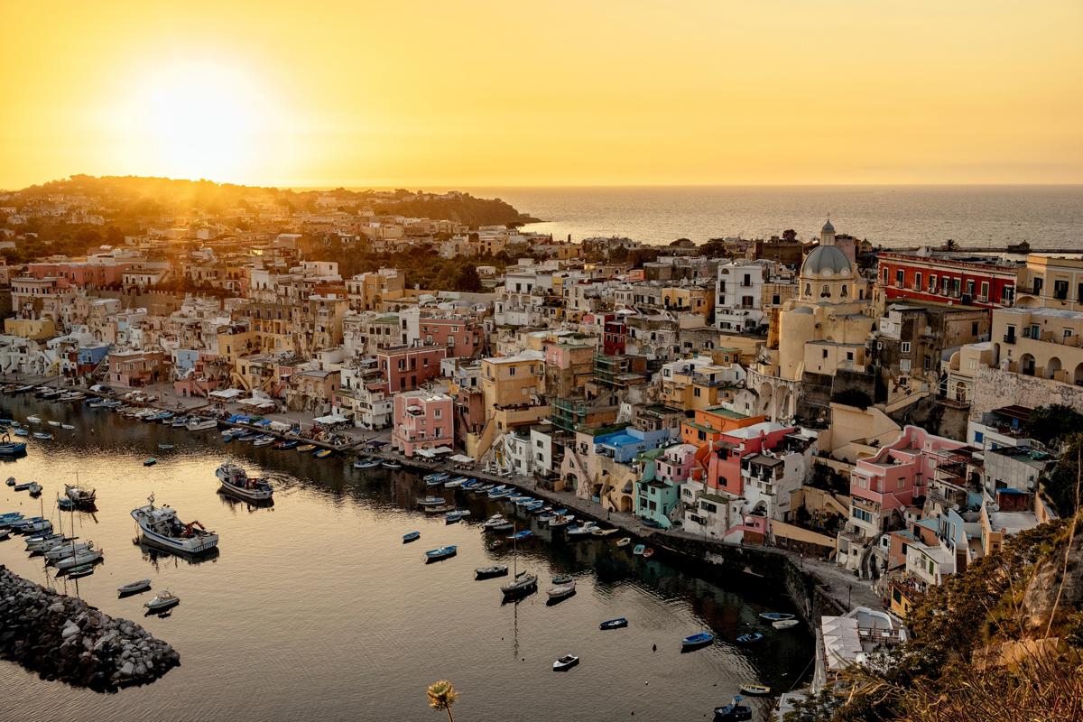 Naples in search of its economic autonomy develops its own digital currency, still has no name, but it will be used in all the commercial activities of the city