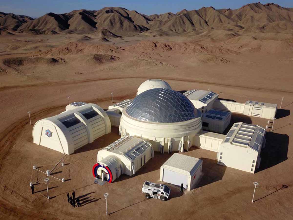 The installation, which was opened to the public, is located in an area with characteristics similar to those of the surface of the planet Mars, so it will serve for the training of astronauts and simulations