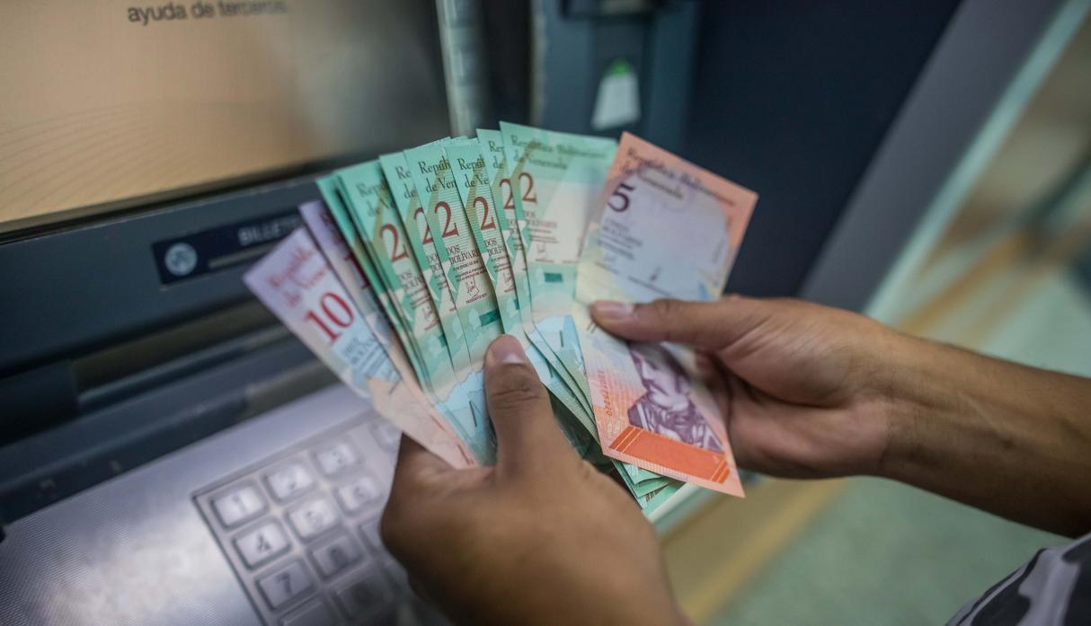 The Civil Police of Rio de Janeiro and the Federal Division for the Repression of Smuggling seized a safe from the Central Bank of Iraq containing millions of Venezuelan bolivars