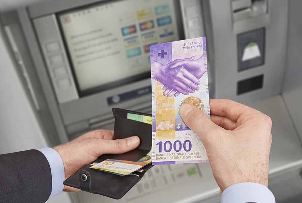 A diferencia de la mayoría de países europeos, Suiza acaba de lanzar su billete de 1.000 francos, el de más alta denominación en su aparato financiero