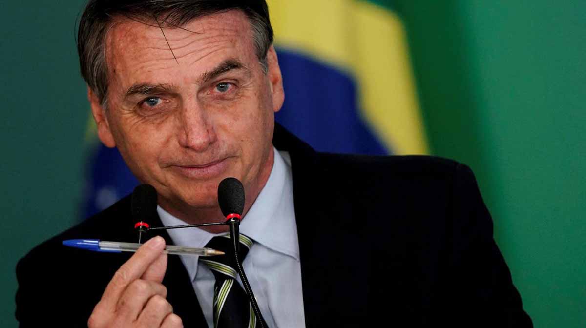According to federal police, all the phones currently used by the Brazilian president were violated by computer thieves