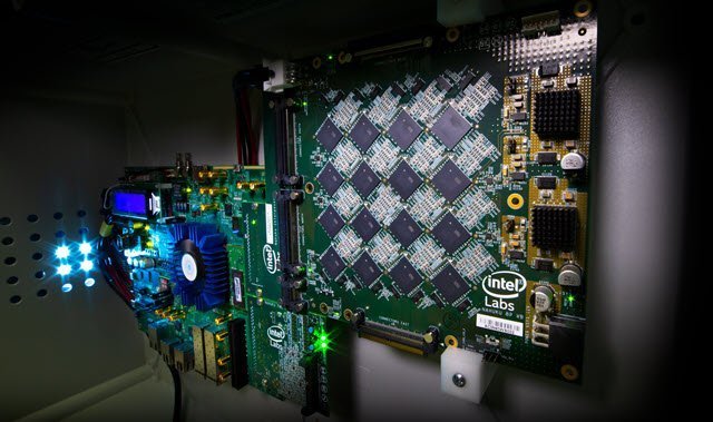 Intel desarrolló un nuevo hardware neuromórfico para optimizar el trabajo de la comunidad de investigadores de Inteligencia Artificial (IA). Los chips podrán usarse en dispositivos del IoT y coches autónomos
