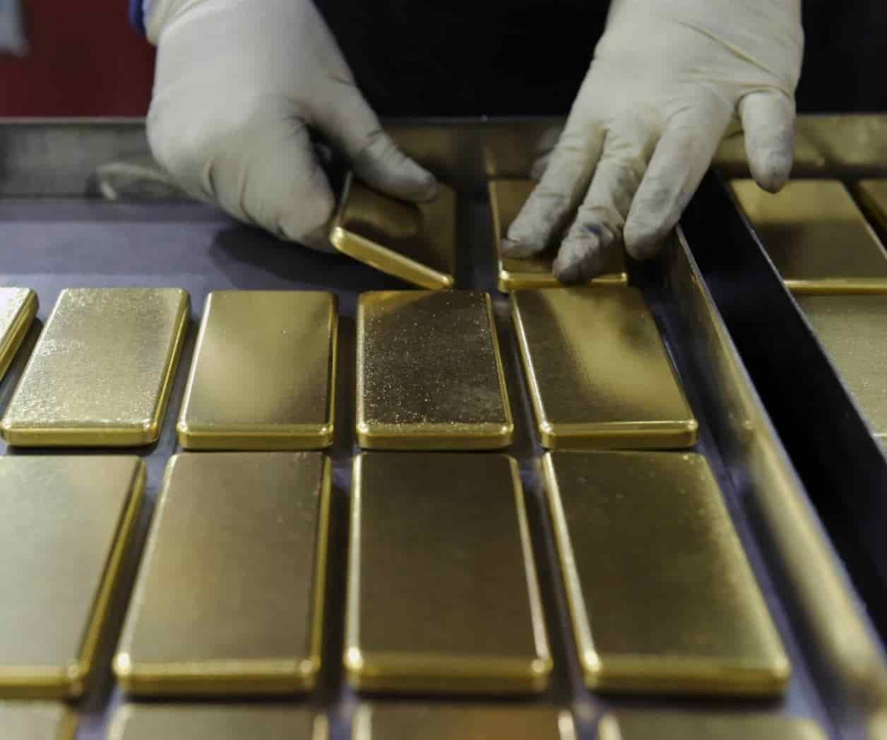 Autoridades monetarias de ambas potencias así como varios países como Macedonia, Hungría, Kazajistán o Turquía han lanzado la compra masiva de oro como valor refugio