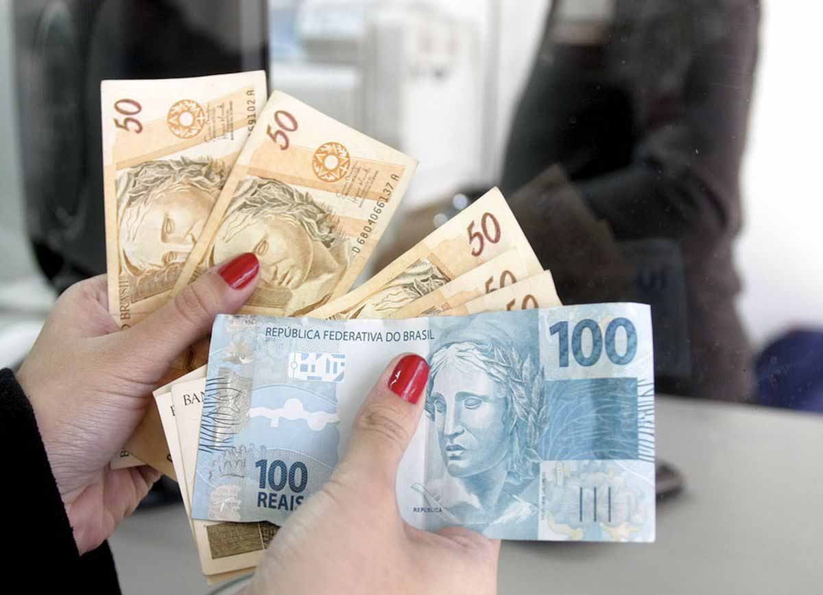 The Central Bank of Brazil (BCB) will again cut its basic rate of 5.5% on Wednesday to try to boost the economy in the Caribbean country