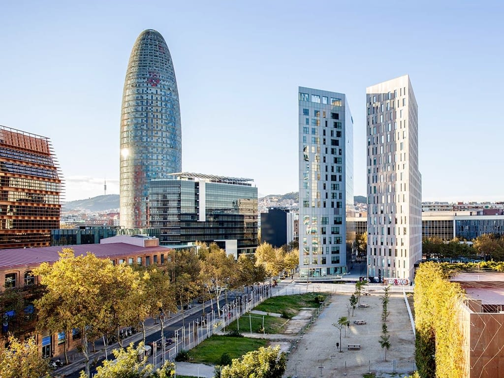 Singapore's digital and technological support services company currently has 1,500 square meter offices in the Barcelona district