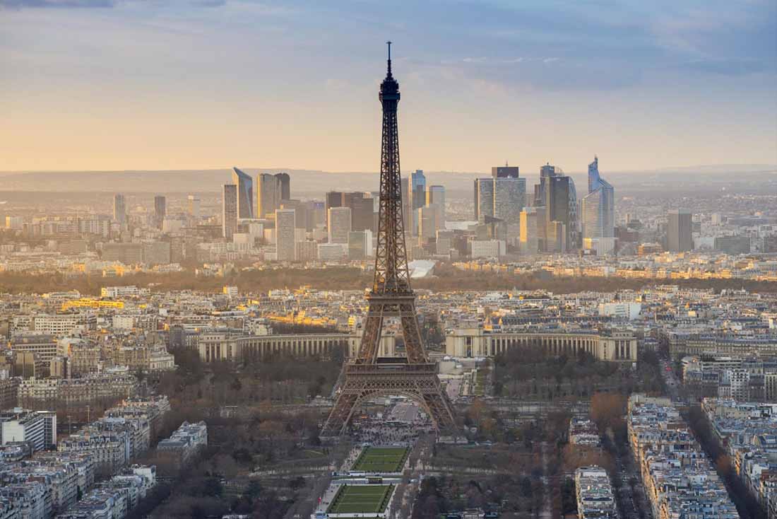 Autoridades francesas sueñan con que el Brexit permita a París arrebatarle el liderazgo a la ciudad londinense