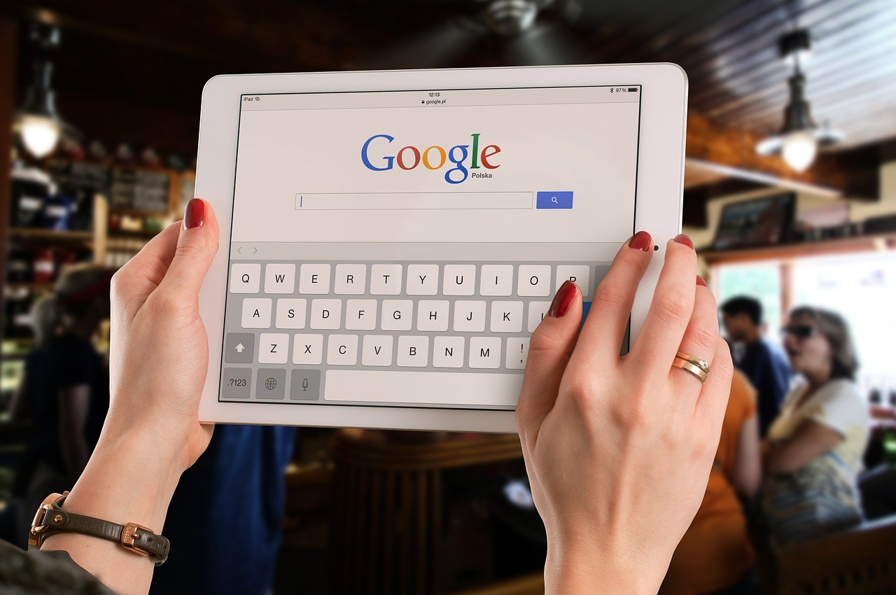 Google debutó en el escenario digital a mediados del año 1998 con la idea de convertirse en el mejor motor de búsqueda