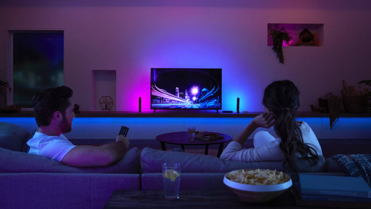 El nuevo dispositivo presenta diferentes modelos de bombillas y lámparas para hacer más inmersiva la visualización en los televisores