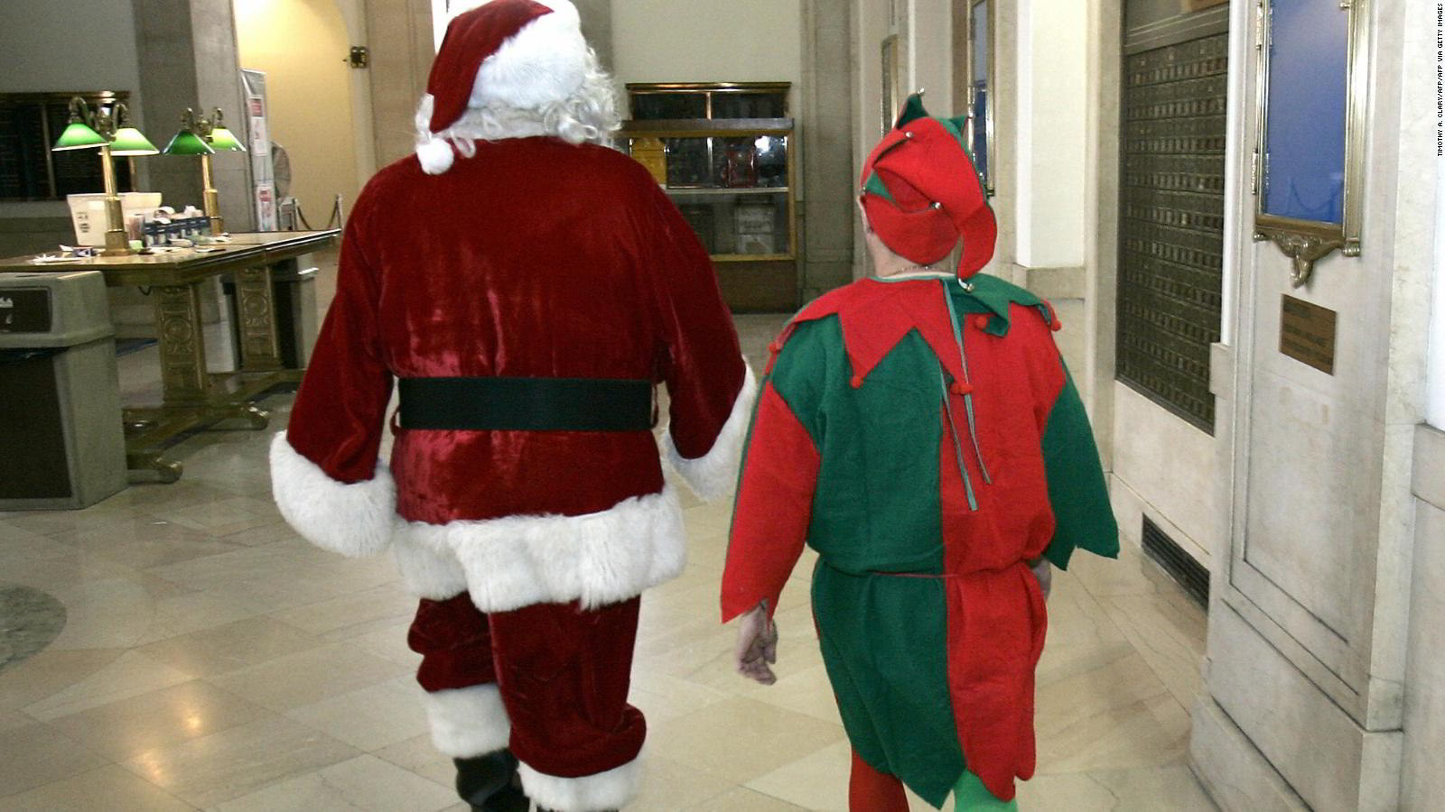 Santa Claus y su elfo frustraron un intento de robo en California