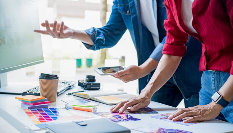 Si tu intención es hacer el logo de tu marca o empresa aquí lo podrás realizar de manera gratuita