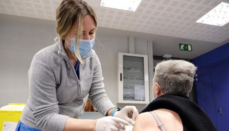 La red social anunciará a cada usuario donde podrá recibir la dosis de la vacuna