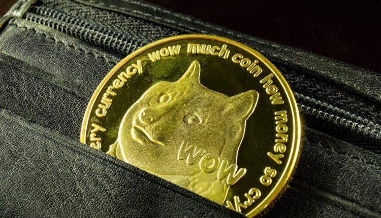 La criptomoneda, en un principio creada a modo de broma, alcanzó recientemente superar la barrera de los 50 centavos de dólar