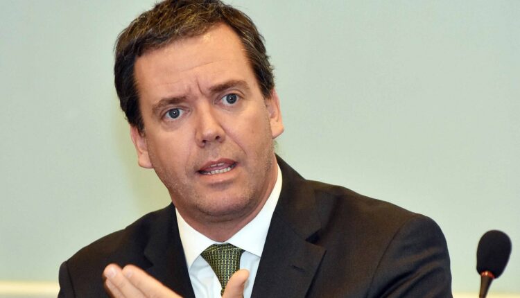 Felipe Harboe considers that the new constitution should indicate as one of the principles that the nation is democratic and digital