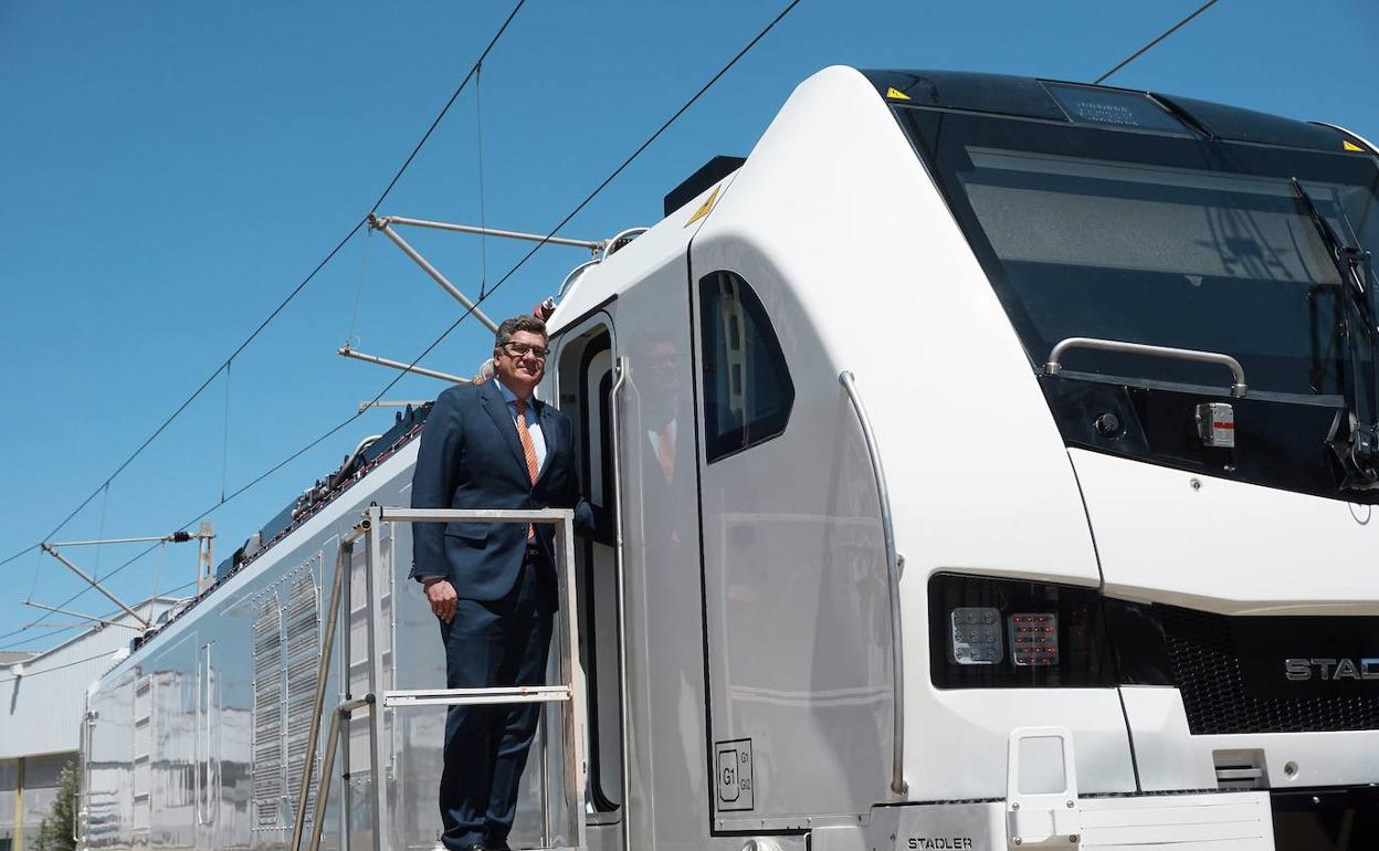 La empresa ferroviaria se propone crear el centro tecnológica ferroviario de referencia mundial, generando 500 nuevos puestos de trabajo, un incremento del 40% de su nómina