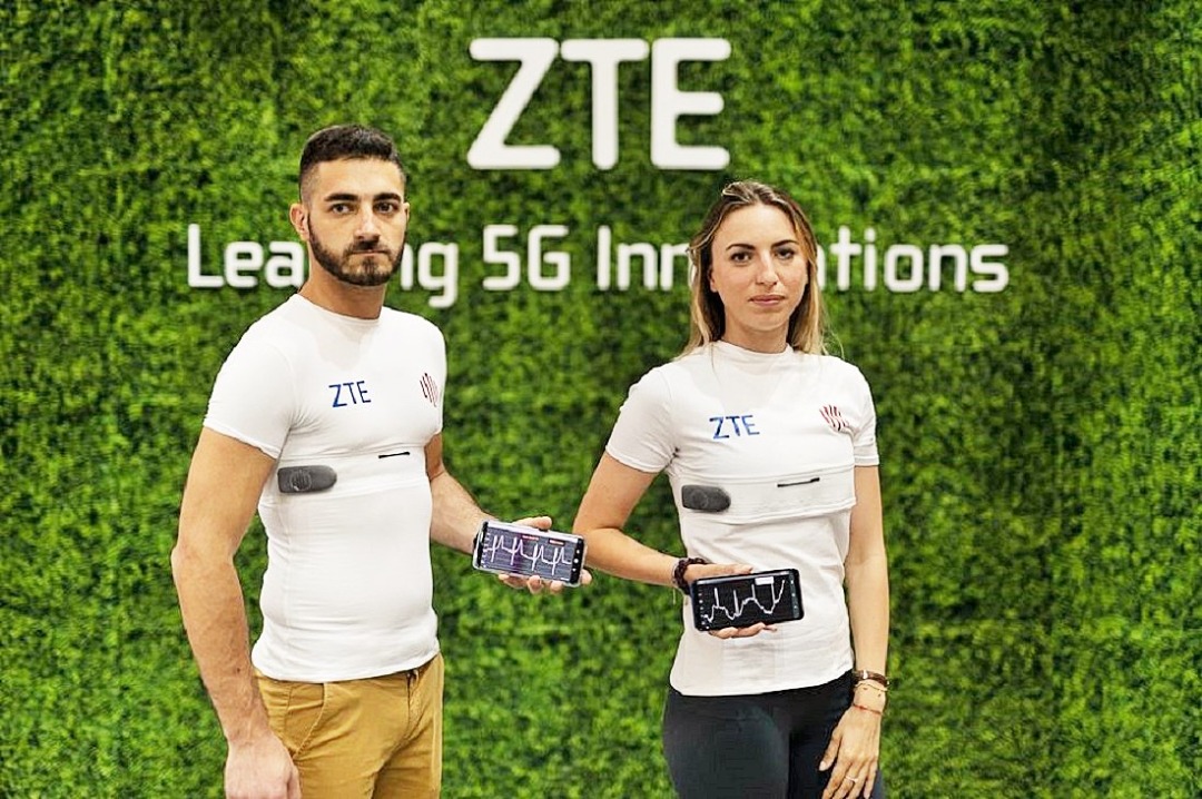 The project uses revolutionary textile devices without metallic components and with sensors capable of detecting biovital parameters of the individual and transmitting them through 5G technology