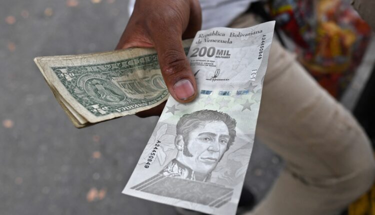 The CEO of the consulting firm Aristimuño Herrera & Asociados, César Aristimuño, said that fund-raising in dollars by the end of 2021 will fluctuate between 75% and 85%.