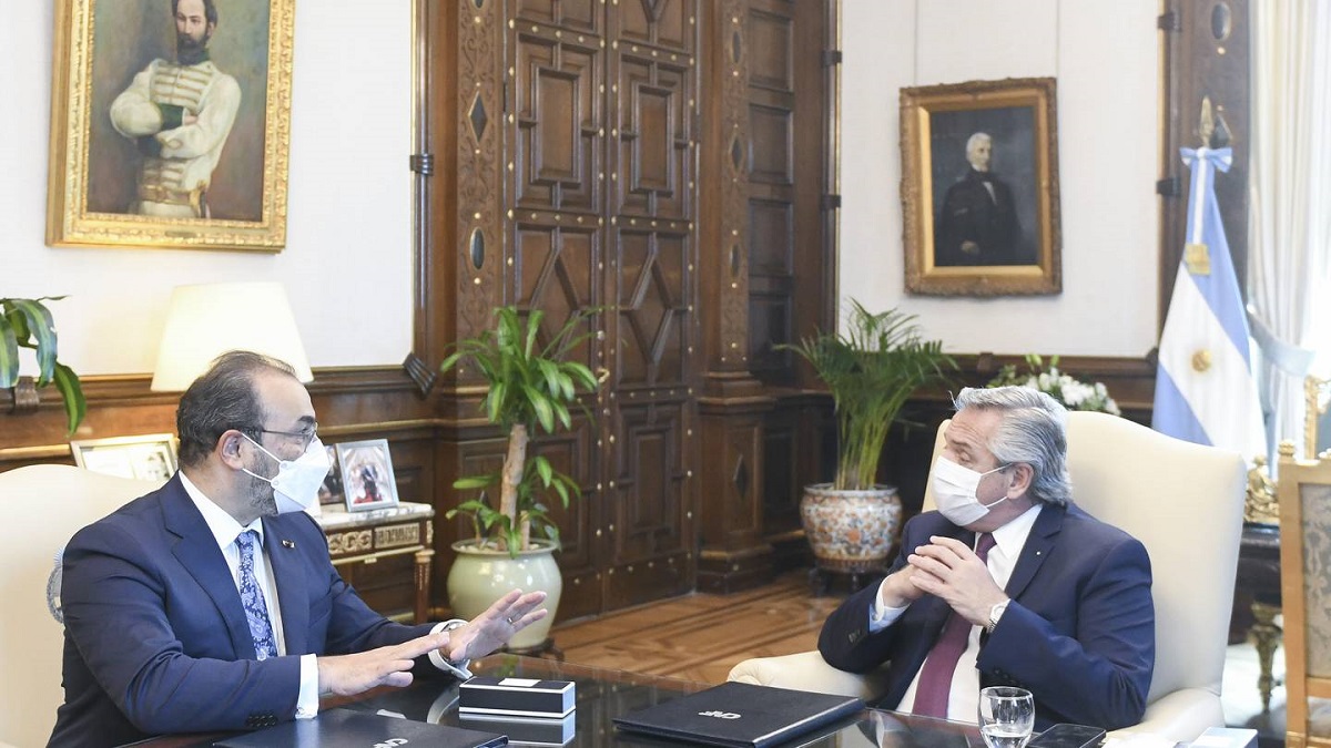 El gobierno argentino y la CAF firmaron un préstamo por el orden de los 2.670 millones de dólares para iniciativas sociales y de infraestructura
