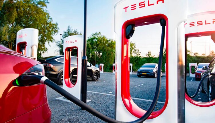 La empresa de alquiler de automóviles realizó una cuantiosa inversión para conformar una de las más grandes flotas de alquiler de automóviles cero emisiones en Norteamérica