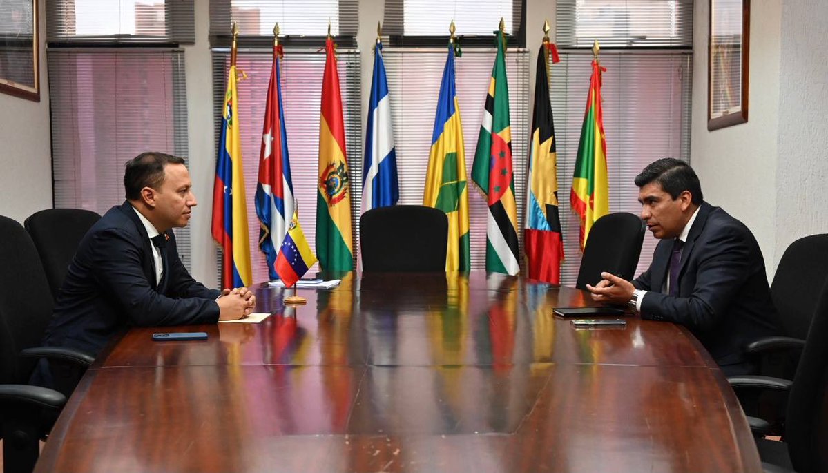 The Venezuelan government and the Caribbean Development Bank (CDB) held a meeting to seek strategies that allow the "development and advancement" of the region