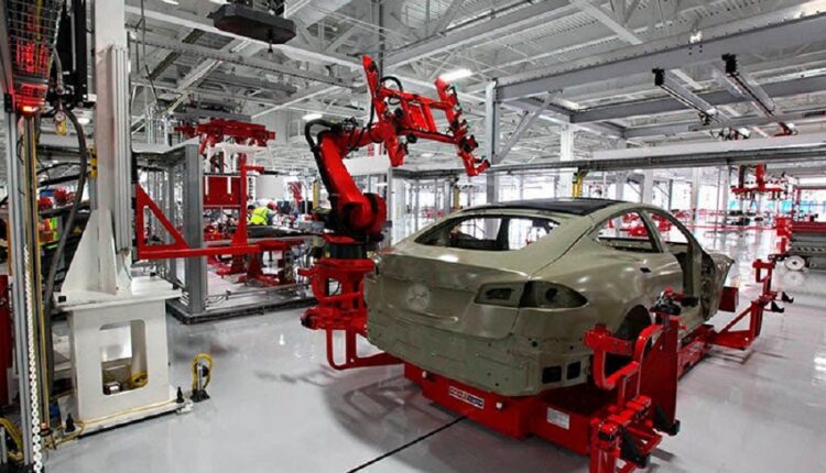 La primera fábrica de vehículos eléctricos de Tesla en Europa iniciará la fabricación en diciembre de este año, cinco meses después de lo planificado