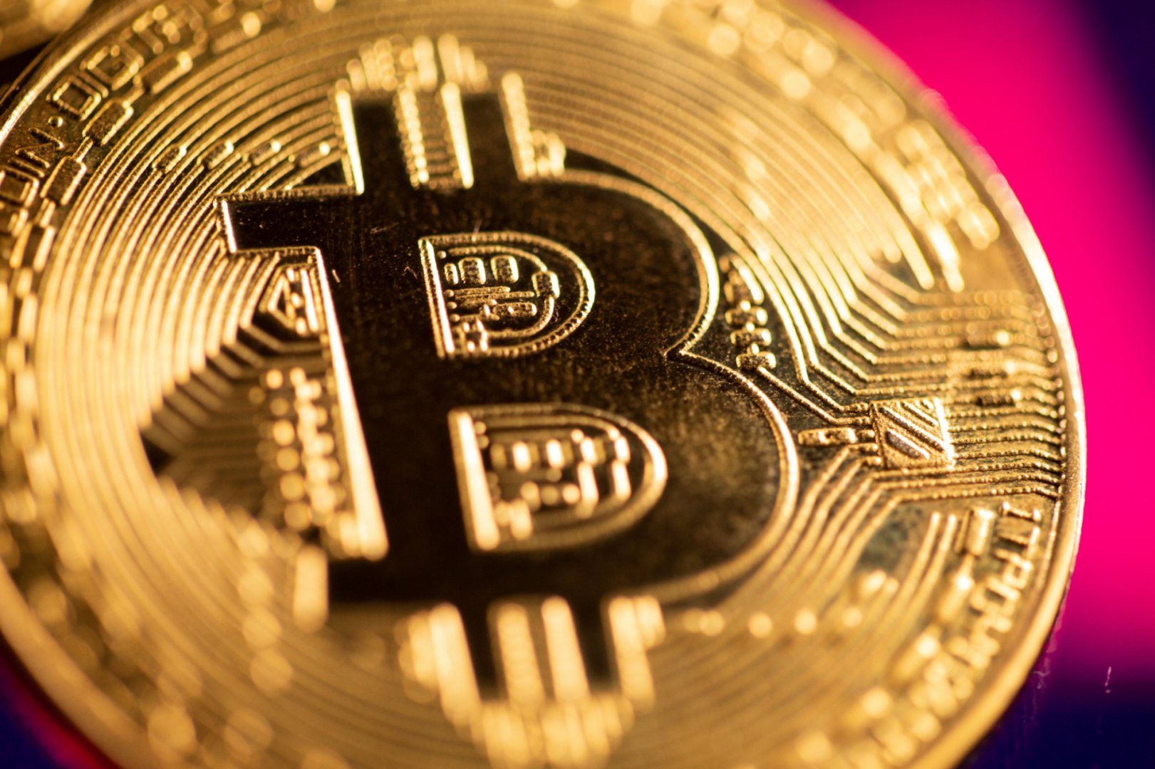 Por primera vez en 10 meses, el valor del bitcoin se ubicó en 29.731 dólares por unidad