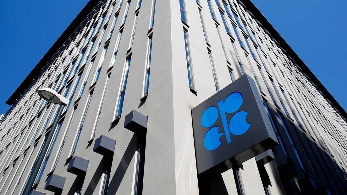 The OPEC+ group decided to increase production as of February 1 in order to continue with its plan to recover the global oil market