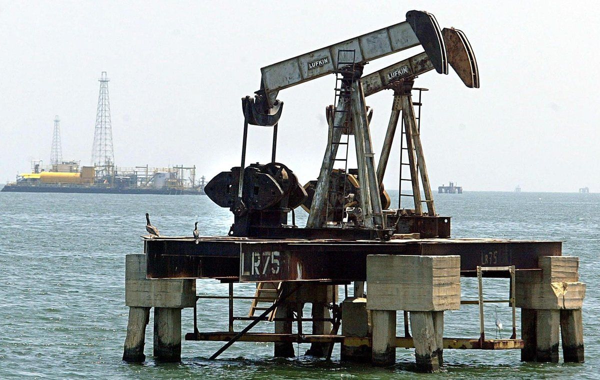 El experto petrolero Rafael Quiroz explicó que Venezuela podría producir como máximo un millón de barriles diarios de petróleo sí paga deuda a Chevron