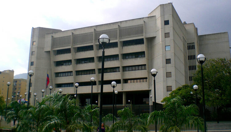 A través de la sentencia N° 099 de la Sala Político Administrativa se decretó que las personas y empresas deberán registrar sus equipos ante la Sunacrip