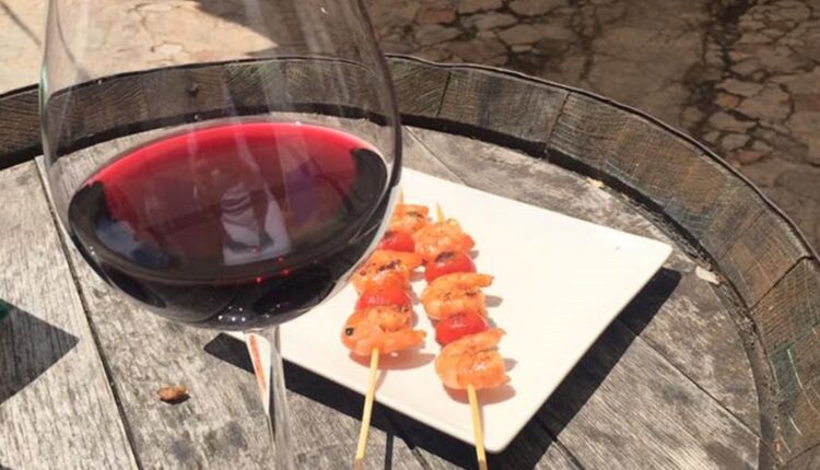 El emprendimiento gastronómico, Wine Tasting Friends, celebrará su primer aniversario con una fiesta de sabores dulces y salados en el club Líbano venezolano