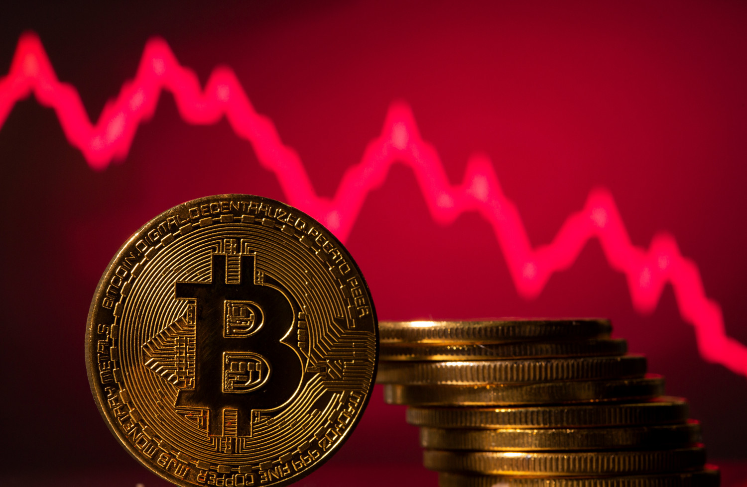 La criptomoneda más popular del mundo llegó hasta un costo de 21,910 dólares por unidad de bitcoin