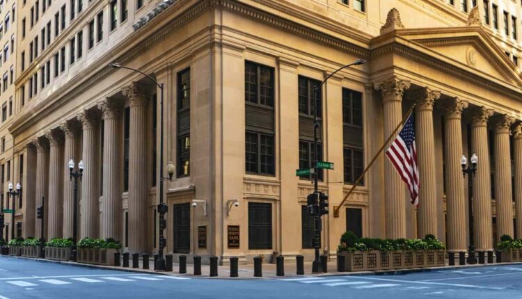 The Federal Reserve (FED) of the United States decreed a new increase in interest rates of 0.5 % points to place them between 0.75 % and 1 %