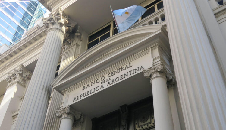 El Banco Central de Argentina no permitirá a aquellos que hayan adquirido criptomonedas en los últimos 90, acceder a la divisa preferencial