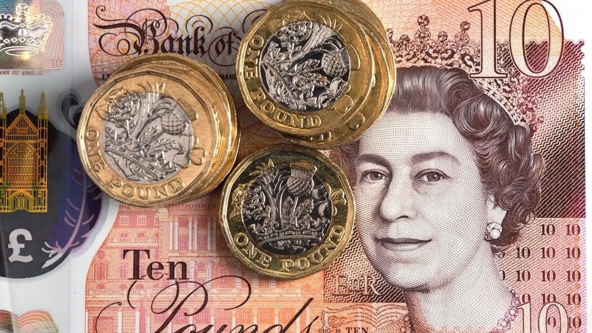 Reino Unido hará cambios en billetes, monedas, pasaportes y el himno nacional