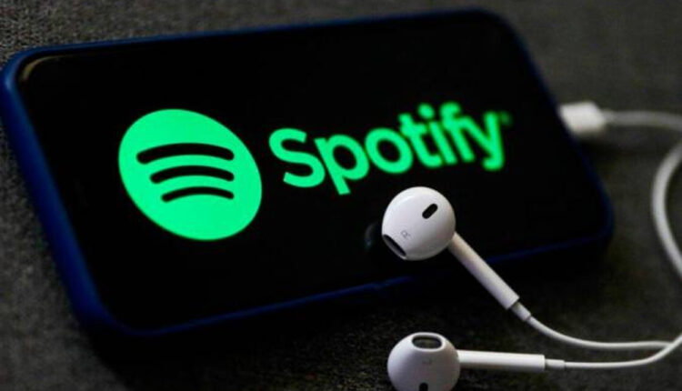 La plataforma de audio en streaming comenzará a hacer pruebas con audiolibros para incluir en su catálogo