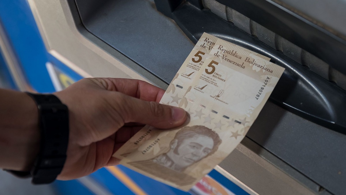 El bolívar ha sufrido una devaluación de 44 %