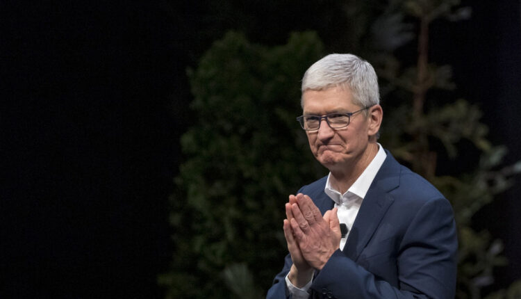 El CEO de Apple, Tim Cook, anunció que a partir de 2024 cambiarán de proveedor de los semiconductores