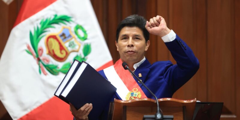 Fiscalía de Perú detiene a Pedro Castillo tras ser destituido por el Congreso