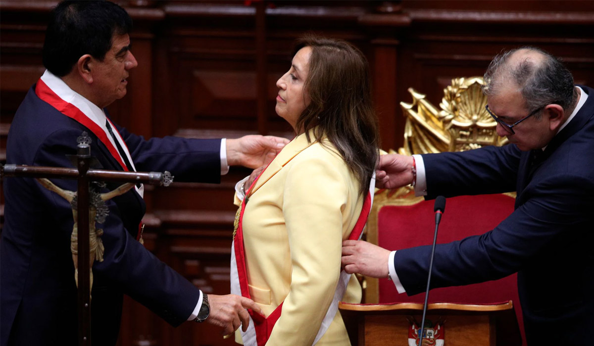 El presidente del Jurado Nacional de Elecciones, Jorge Luis Salas Arenas indicó que se está evaluando de adelantar los comicios en Perú