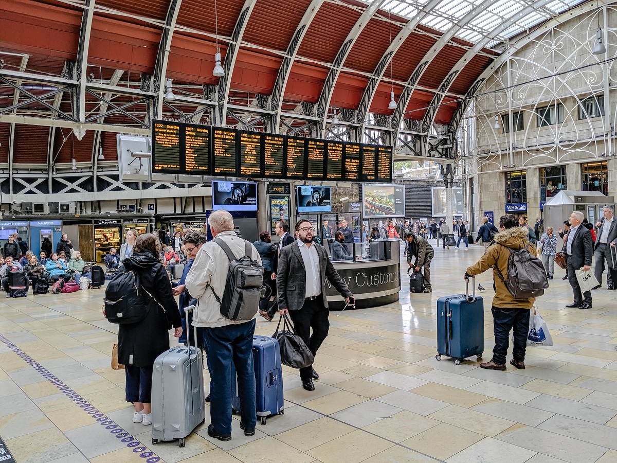 Reino Unido lanzará un nuevo permiso oficial electrónico para viajeros internacionales