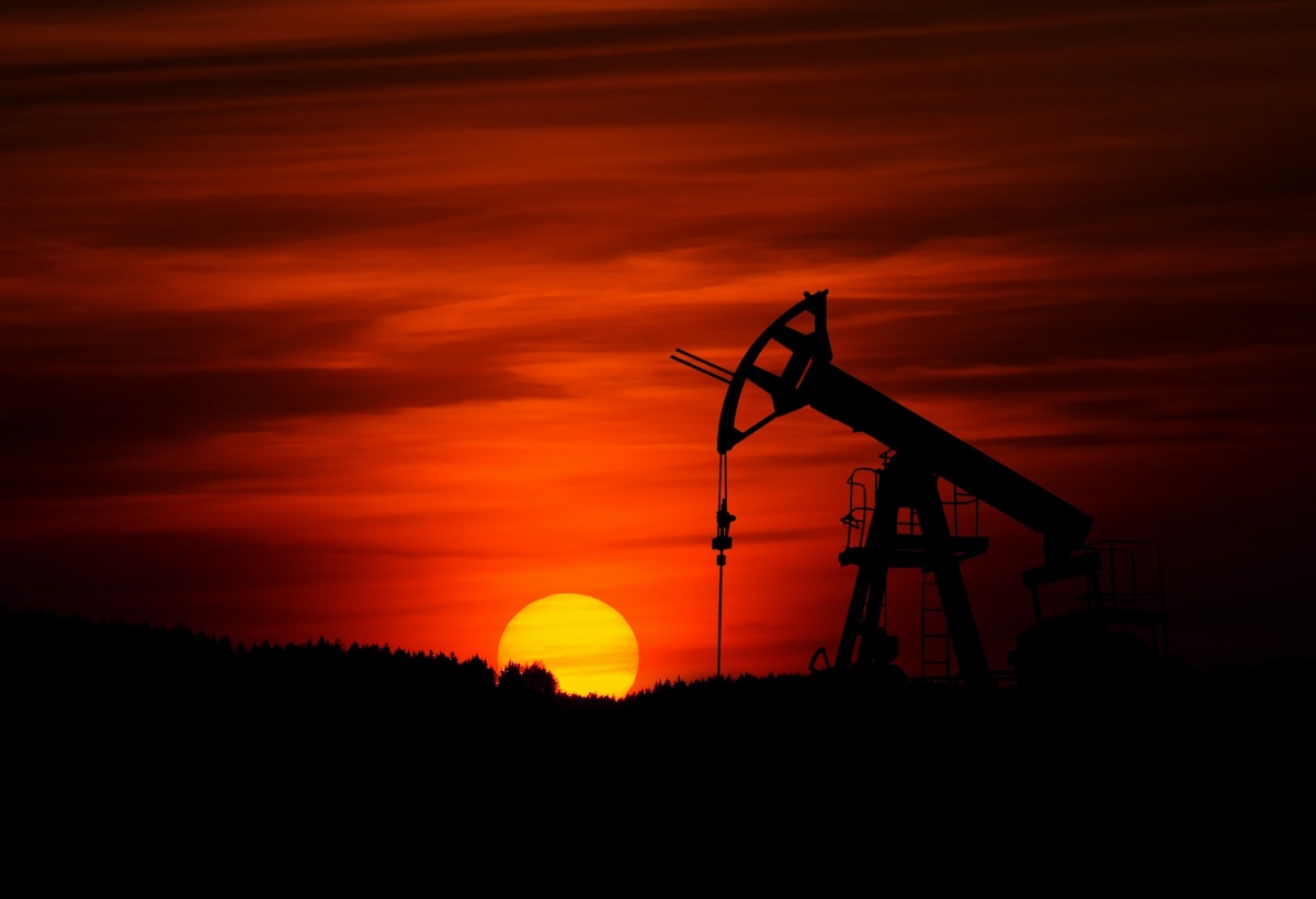 Rusia anuncia reducción de producción de petróleo