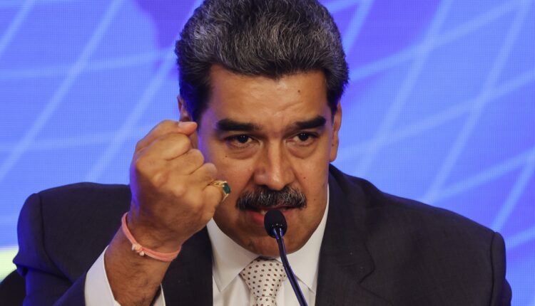 Nicolás Maduro llama al sector empresarial a trabajar por el crecimiento económico