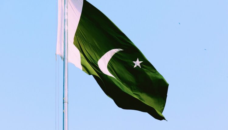 Pakistán aumentará los impuestos como último intento de obtener un préstamo del FMI
