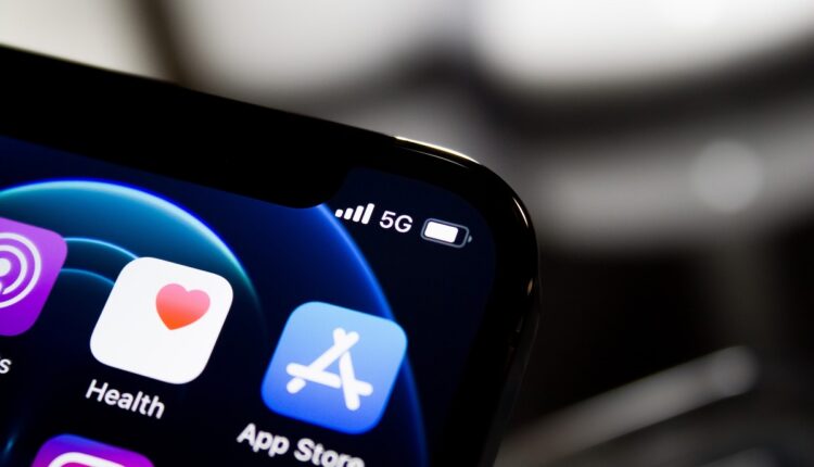 Bruselas aprueba plan español de 680 millones para despliegue de 5G móvil en zonas rurales