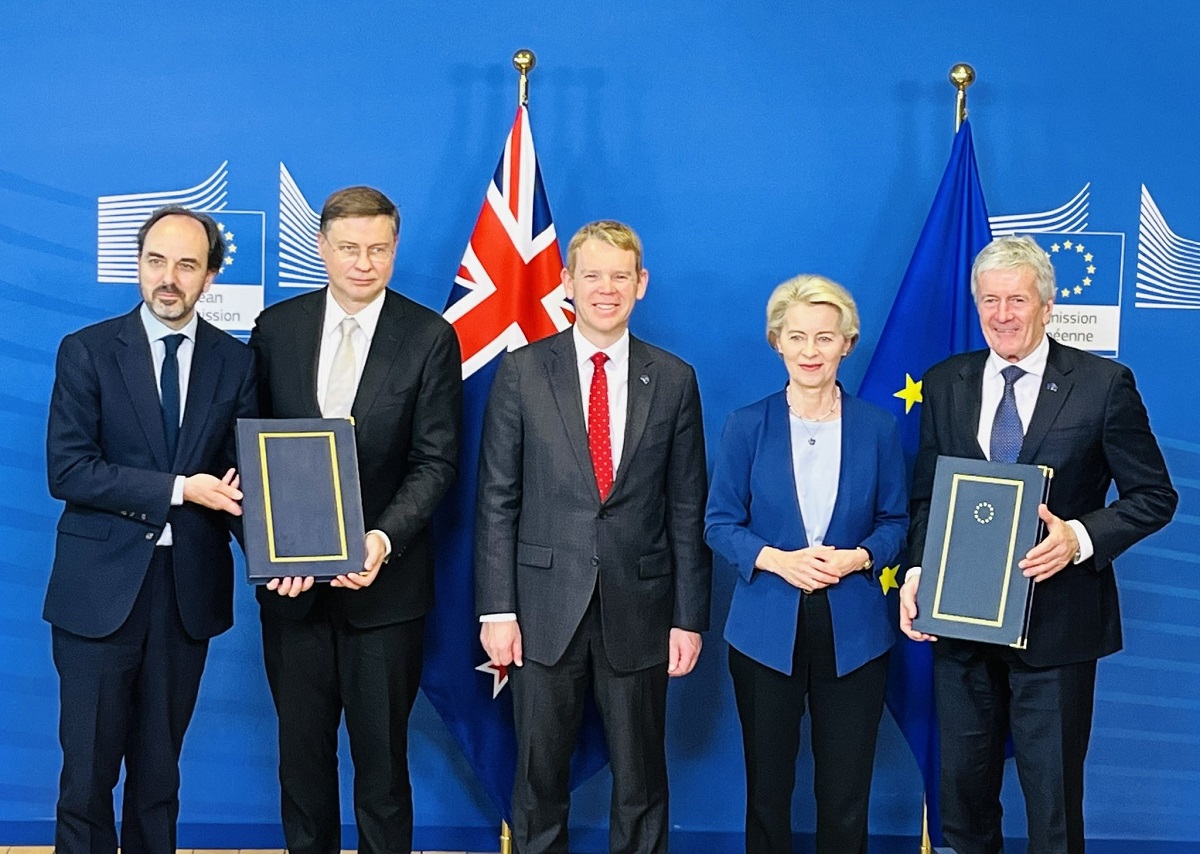 La UE y Nueva Zelanda firman acuerdo de libre comercio