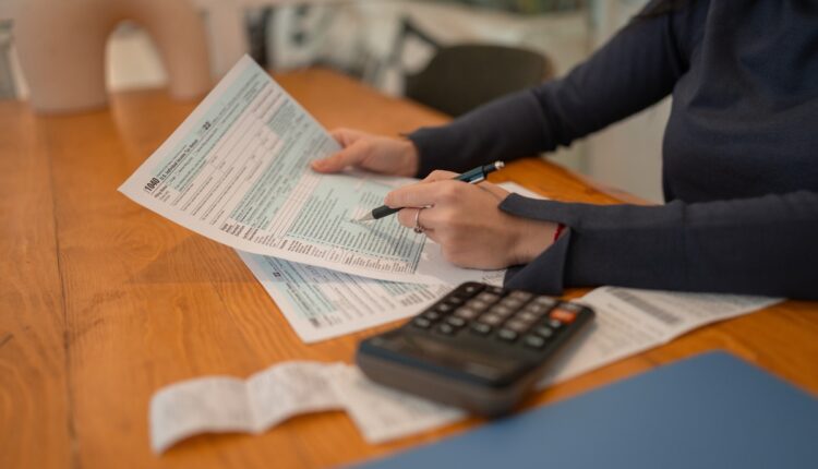 Inflación persiste en Venezuela y Argentina