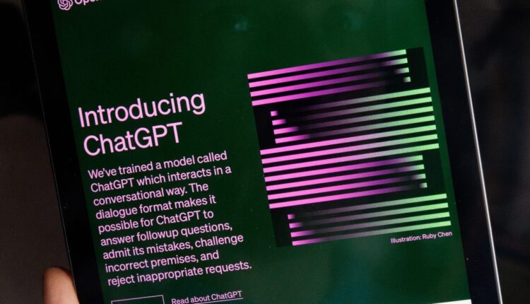 Debido a la competencia con otras inteligencias artificiales, ChatGPT ha venido perdiendo popularidad